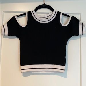 Forever 21 Black and White crop top (S)